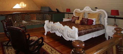 Kerrellie Cottages 2, 4 & 8 Reid Street - Holiday Find 29