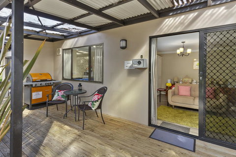 Oyster Cove Chalet - Holiday Find 3