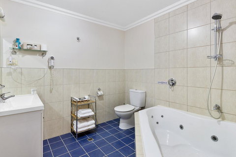 Oyster Cove Chalet - Holiday Find 12