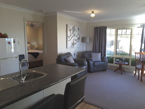 On The Terrace - Holiday Find 36