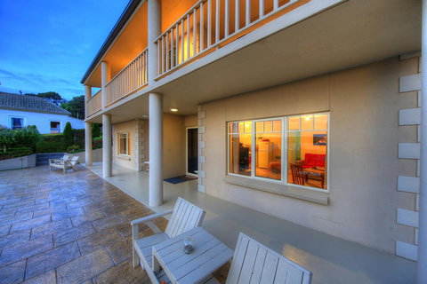 On The Terrace - Holiday Find 44