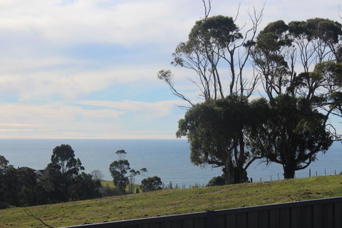Hilltop Ocean Views å±±é¡¶æµ·æ™¯ - Holiday Find 2