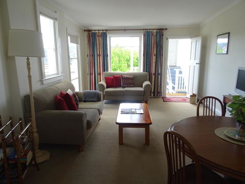 Highbury Apartments - Holiday Find 13
