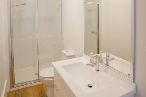 Highbury Apartments - Holiday Find 8