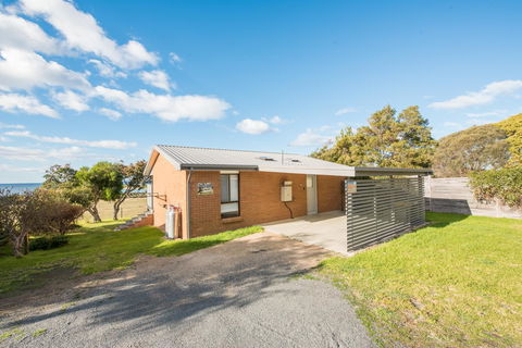 Beach Break Bicheno - Holiday Find 1