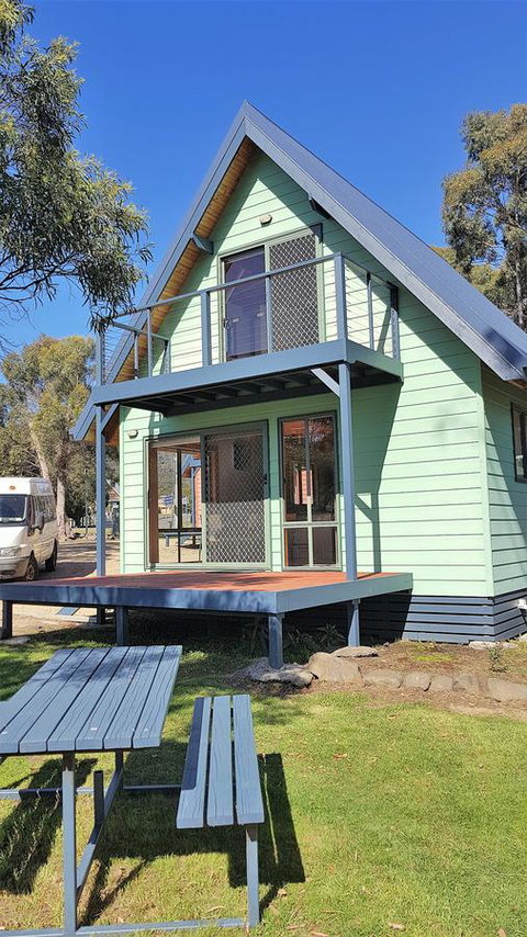 Four Seasons Waterfront Villas - Holiday Find 2