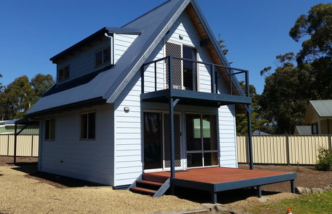 Four Seasons Waterfront Villas - Holiday Find 29