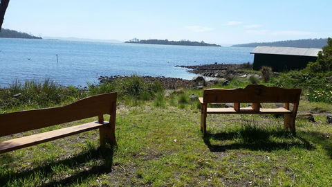 Four Seasons Waterfront Villas - Holiday Find 11