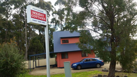 Four Seasons Waterfront Villas - Holiday Find 16