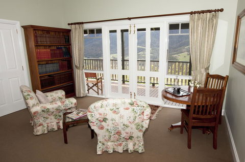 House On The Hill Bed And Breakfast - Holiday Find 35