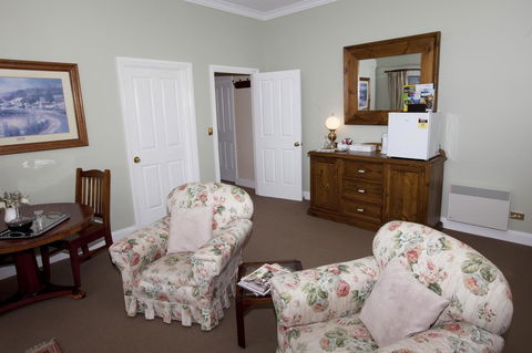 House On The Hill Bed And Breakfast - Holiday Find 37