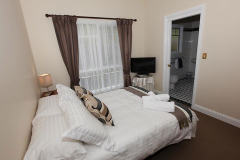 House On The Hill Bed And Breakfast - Holiday Find 39