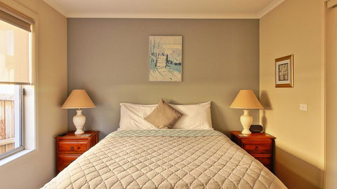 Hobart Villa - Holiday Find 7