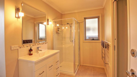 Hobart Villa - Holiday Find 10