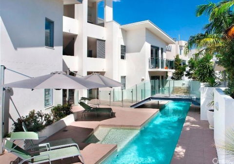 NEW Sunshine Beach Family Escape 3 Bedroom With Free Wifi And Parking - Holiday Find 1