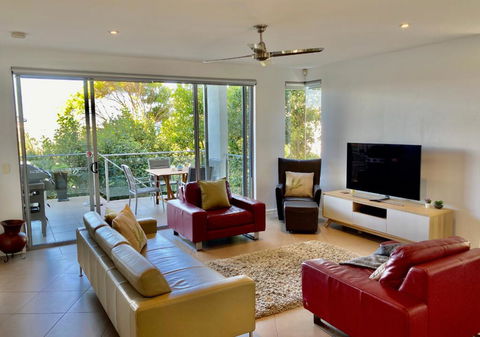 NEW Sunshine Beach Family Escape 3 Bedroom With Free Wifi And Parking - Holiday Find 3