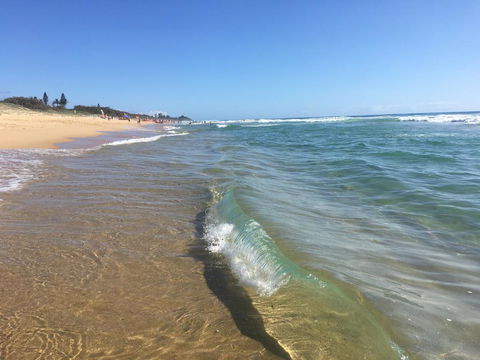 NEW UPMARKET COMFORTABLE 2 Bed, 2 Bath, OCEAN VIEWS, 250m To BUDDINA BEACH! - Holiday Find 0