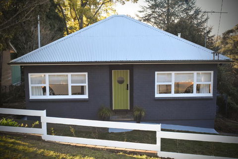 NEW Winston Cottage Leura Views & Location - Holiday Find 0