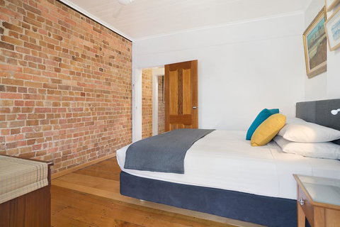 Newcastle Short Stay Apartments - 9 Alfred Street - Holiday Find 2