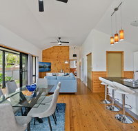 Newcastle Short Stay Apartments - Glebe Road Adamstown - Holiday Find