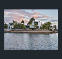 NewPort Dream Quiet Island - No Party - Holiday Find