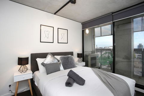 NGV Art Centre Retreat - StayCentral - Holiday Find 3