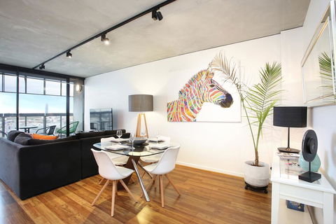 NGV Art Centre Retreat - StayCentral - Holiday Find 0