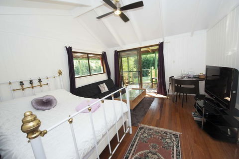 Nimbin Waterfall Retreat - Holiday Find 2
