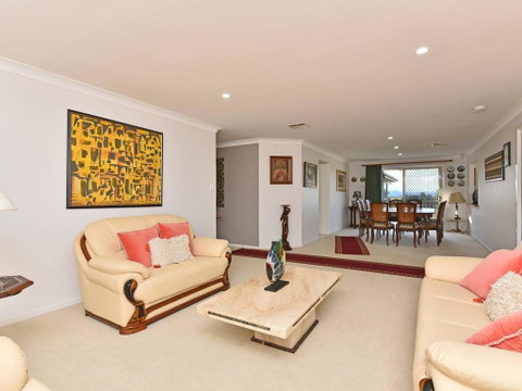 Noble Willow Homestead Lovedale. Super Spacious, With Views And Pool - Holiday Find 3