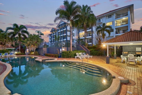North Cove Waterfront Suites - Holiday Find 1