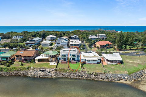 Nosie 1 - Sawtell, NSW - Holiday Find 3