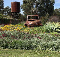 Nutcrackers Lodge - Holiday Find