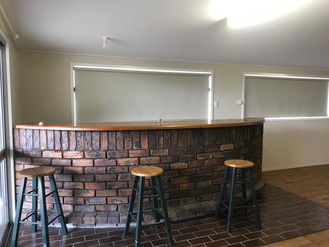 O'Shea's Royal Hotel - Holiday Find 2