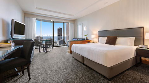 Oaks Gold Coast Hotel - Holiday Find 1