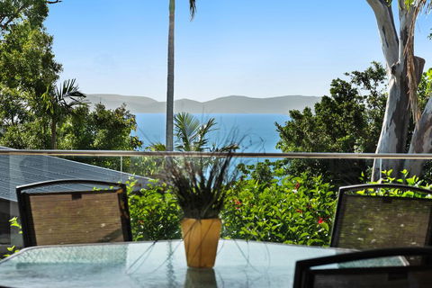 Oasis 25 Hamilton Island - Holiday Find 1