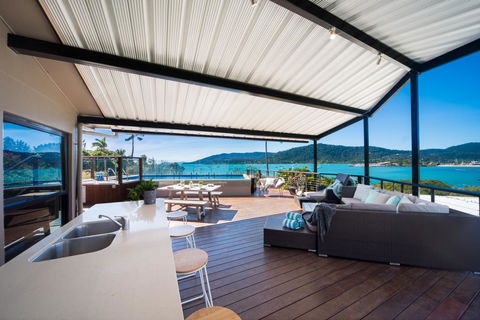 Oasis On Oceanview - Airlie Beach - Holiday Find 2