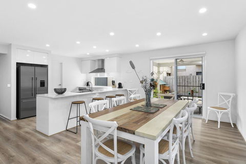 OCEAN BREEZE Family Home - Holiday Find 1