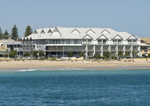 Ocean Centre Hotel - Holiday Find 0
