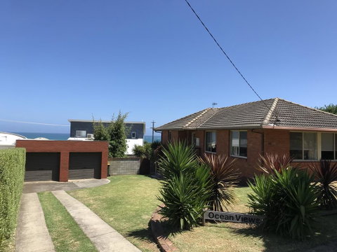 OCEAN VIEWS - Holiday Find 0