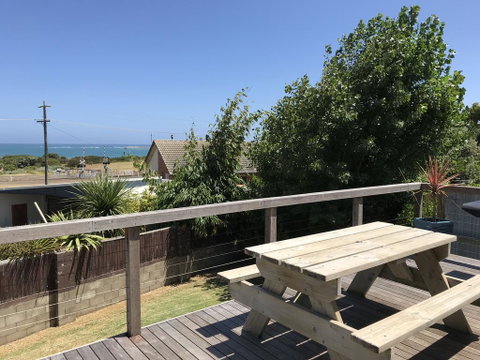 OCEAN VIEWS - Holiday Find 2