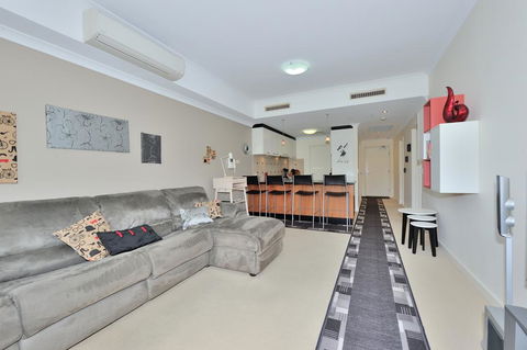 OceanView Apartment - Holiday Find 1