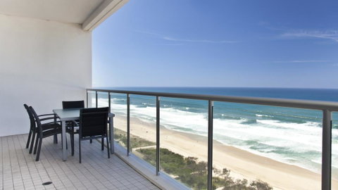 Oceanview Old Burleigh Road Broadbeach - Holiday Find 3