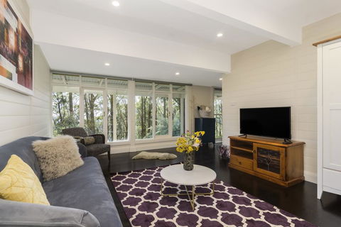 Olinda Forest Retreat With Spa - Holiday Find 1