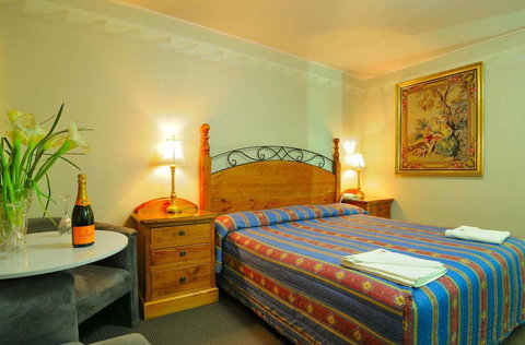 Olympia Motel - Holiday Find 1