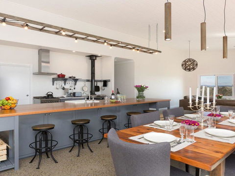 On A Hill - Modern Country Home Near Braidwood - Holiday Find 0