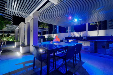 Oracle Broadbeach - Holiday Find 1