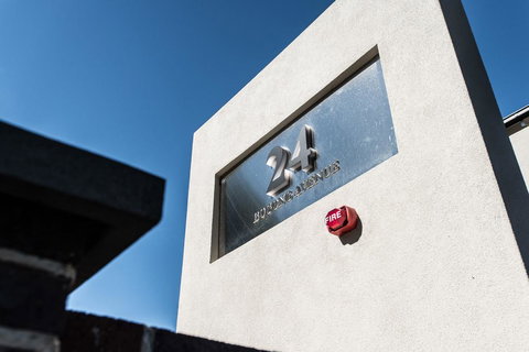 Orange Serviced Apartment - Holiday Find 2