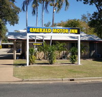 Overflow Emerald Motor Inn - Holiday Find