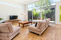 PALM COURT RETREAT - MORNINGTON