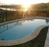 Palm Lakeside Holiday Home - Bowen Whitsundays Queensland - Holiday Find